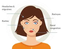 Symptoms like rashes and headaches caused by green mold exposure illustrated on a womans face