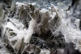 Microscopic view of asbestos fibers showing sharp, needle-like structures—exactly what does asbestos look like in raw form